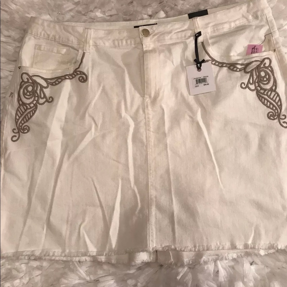 NWT Nanette Lepore Ivory Embroidered Skirt Sz 22W